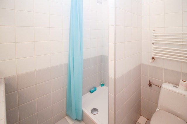 Drzwi od kabiny prysznicowej nie domykają się czyli co robić w przypadku awarii kabiny prysznicowej?